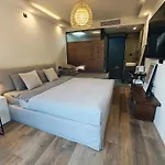 Beijing Hills & Hutong City Retreat Near Forbidden City & Line 4 Multi-Room Options