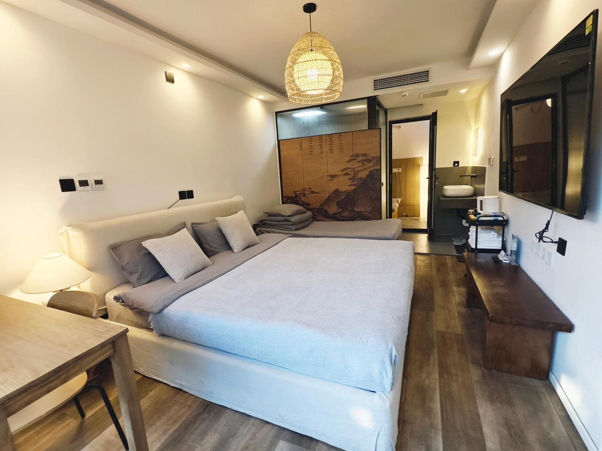 Hills & Hutong Retreat Near Forbidden & Line 4 Multi-room Options *