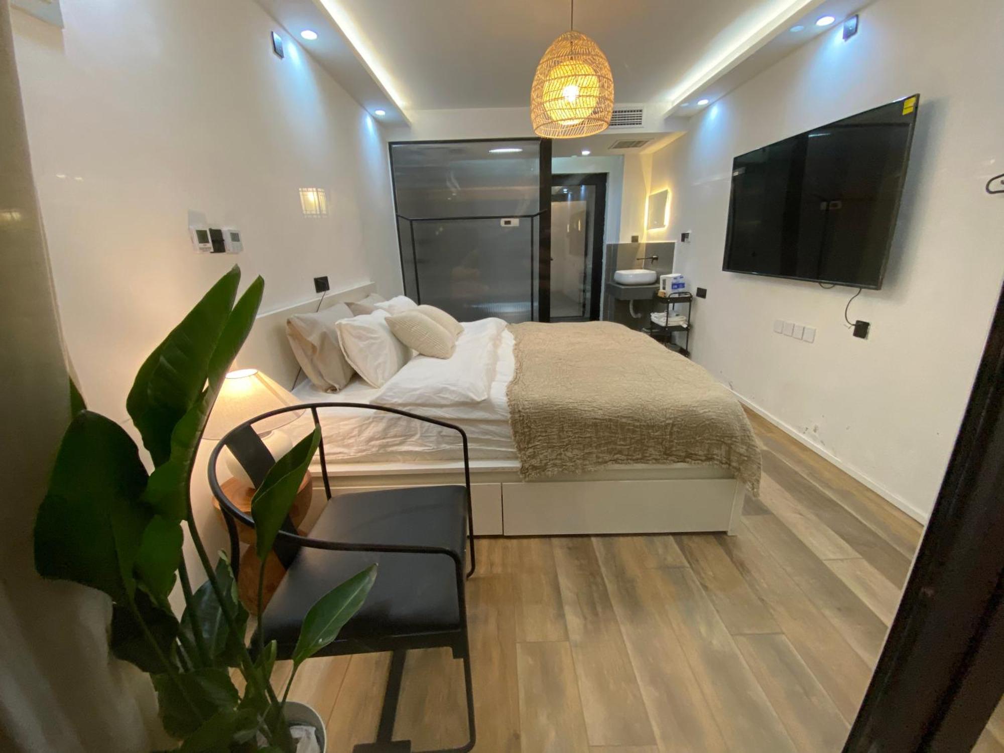 Hills & Hutong Retreat Near Forbidden & Line 4 Multi-room Options *