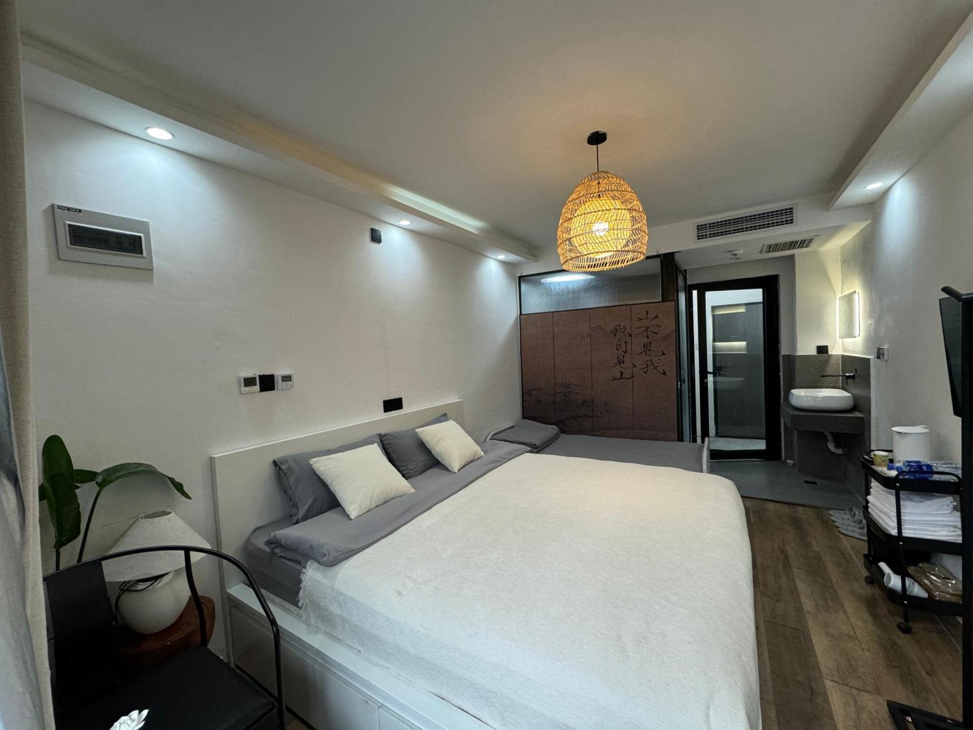 Hills & Hutong Retreat Near Forbidden & Line 4 Multi-room Options Apartment Beijing