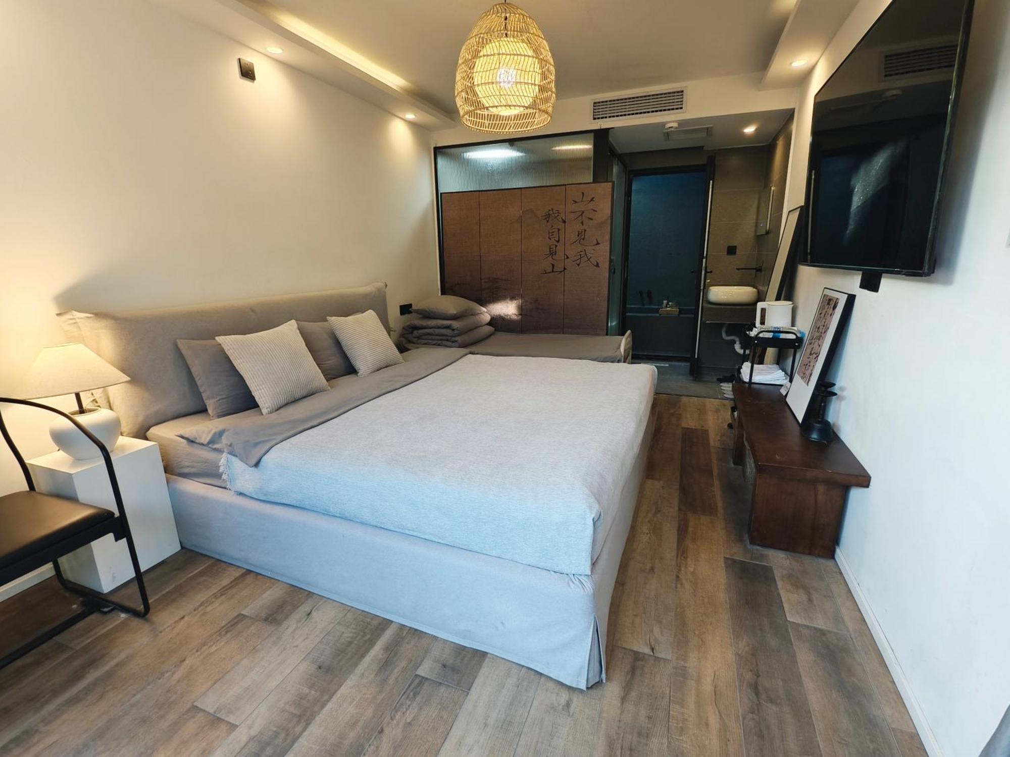 Apartment Hills & Hutong Retreat Near Forbidden & Line 4 Multi-room Options *